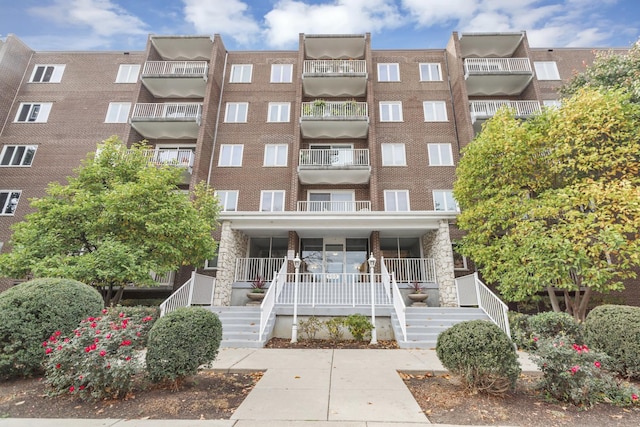 900 Center St Unit 2I, Des Plaines, IL 60016 - view of property with stairs