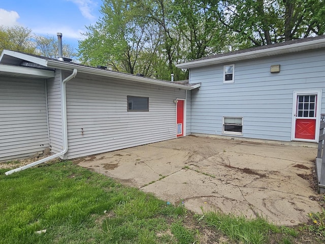 1208 Minkel St, Rock Falls, IL 61071 - rear view of property with a patio