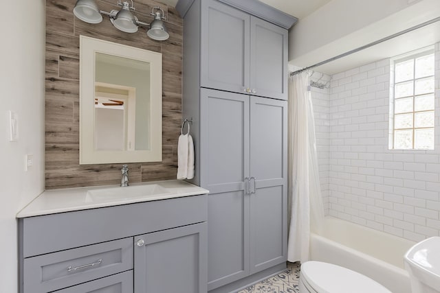 220 N Myrtle Ave, Elmhurst, IL 60126 - bathroom with vanity, toilet, and shower / bath combination with curtain