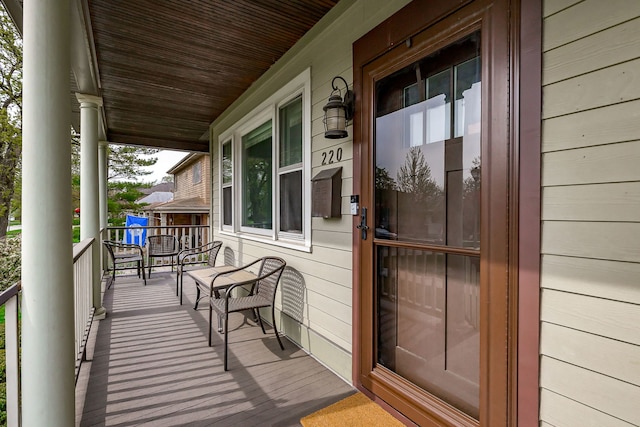 220 N Myrtle Ave, Elmhurst, IL 60126 - exterior space featuring covered porch