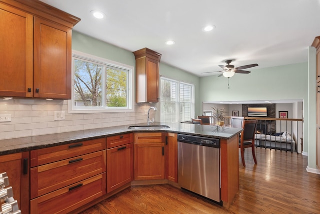 759 Dunmore Ln, Bartlett, IL 60103 - kitchen featuring a sink, tasteful backsplash, ceiling fan, plenty of natural light, and stainless steel dishwasher