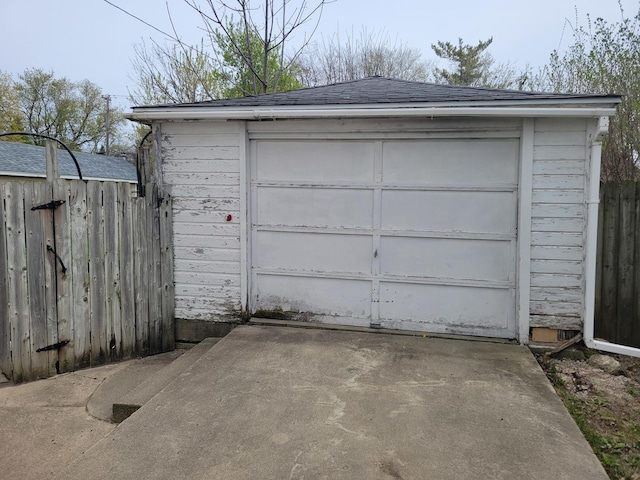 2811 Ezekiel Ave, Zion, IL 60099 - detached garage with fence and driveway