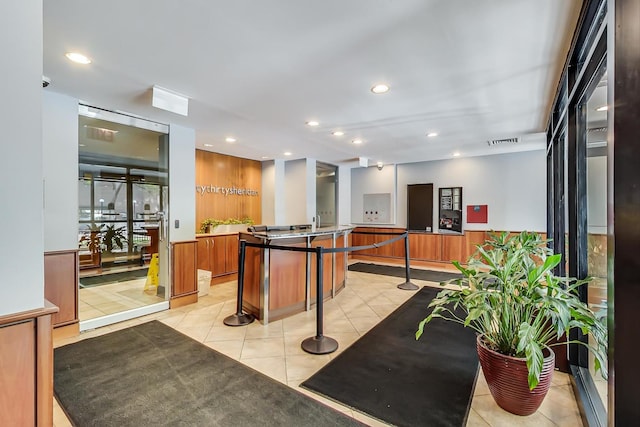 6030 N Sheridan Rd Unit 411, Chicago, IL 60660 - interior space with visible vents
