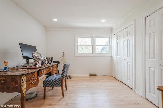 office with baseboards, ornamental molding, light wood-style flooring, and recessed lighting