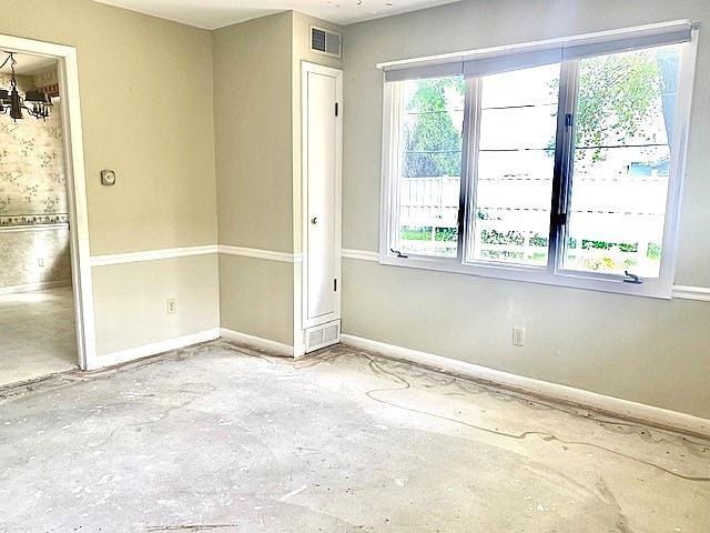 1403 E Le Fevre Rd, Sterling, IL 61081 - unfurnished room with baseboards