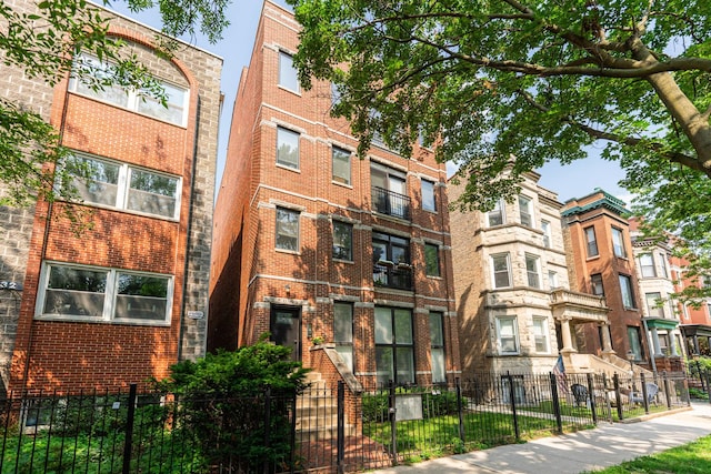 3736 N Fremont St Unit 2, Chicago, IL 60613 - photo 1