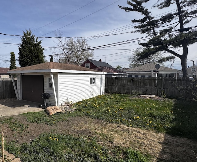 3825 W Pippin St, Chicago, IL 60652 - detached garage with fence and driveway
