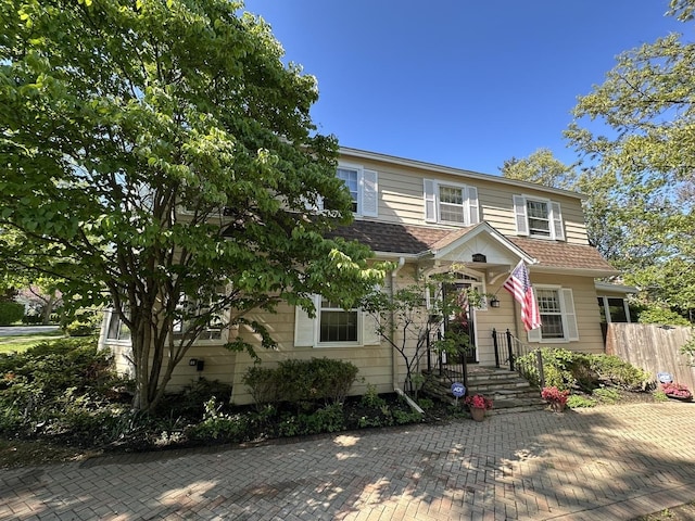 283 Ridge Ave, Winnetka, IL 60093 - view of front of house with a shingled roof