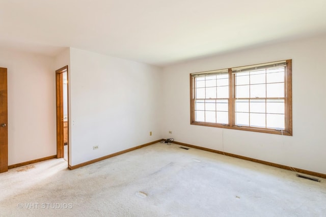 2339 N James Ct, Arlington Heights, IL 60004 - empty room featuring light carpet and baseboards