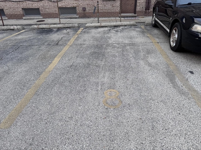 660 Washington Blvd Unit 5, Oak Park, IL 60302 - view of uncovered parking lot