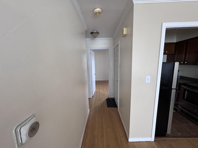 660 Washington Blvd Unit 5, Oak Park, IL 60302 - hall with crown molding, wood finished floors, and baseboards