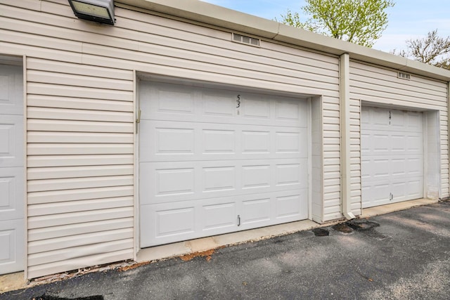 2900 Maple Ave Unit 5A, Downers Grove, IL 60515 - view of garage