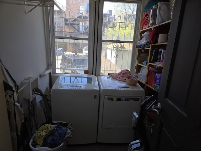 laundry room with laundry area and washing machine and dryer