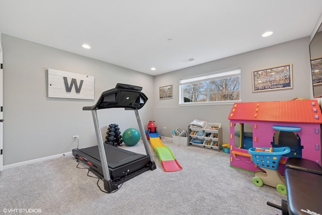 workout room featuring recessed lighting, carpet, baseboards, and visible vents