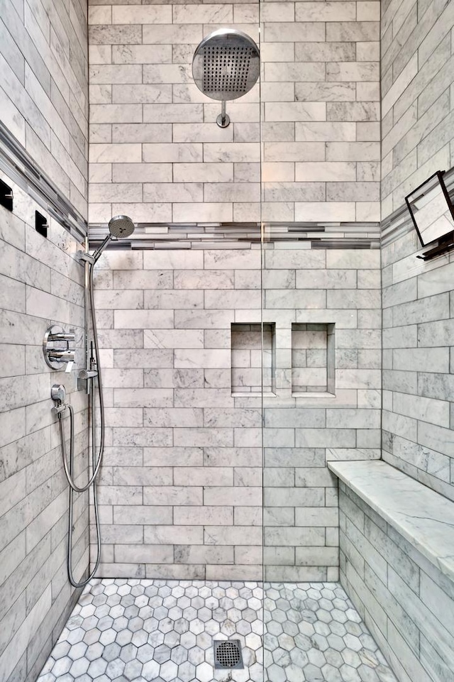 1800 W Melrose St, Chicago, IL 60657 - bathroom featuring tiled shower