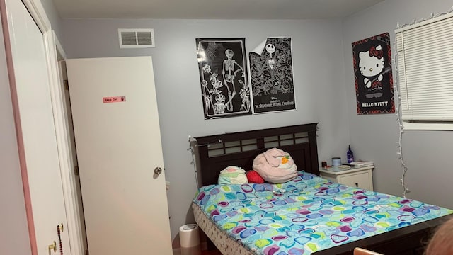 9911 Kedvale Ave, Skokie, IL 60076 - bedroom with visible vents