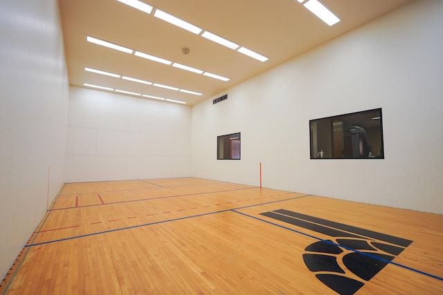 400 E Randolph St Unit 906, Chicago, IL 60601 - view of basketball court