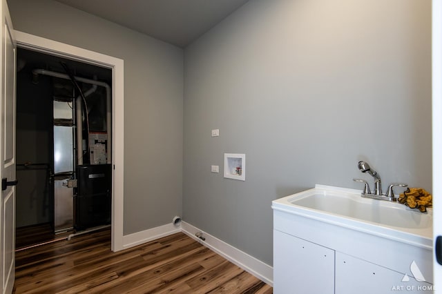 6908 26th St, Berwyn, IL 60402 - laundry room with a sink, laundry area, hookup for a washing machine, dark wood-type flooring, and baseboards