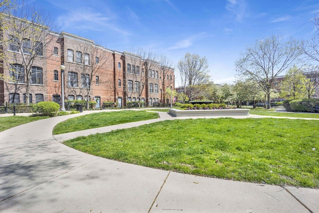 1455 S Halsted St, Chicago, IL 60607 - surrounding community with a yard