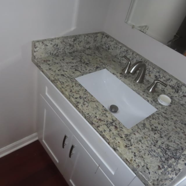 457 N Cambridge Dr Unit 457, Palatine, IL 60067 - details featuring vanity and baseboards