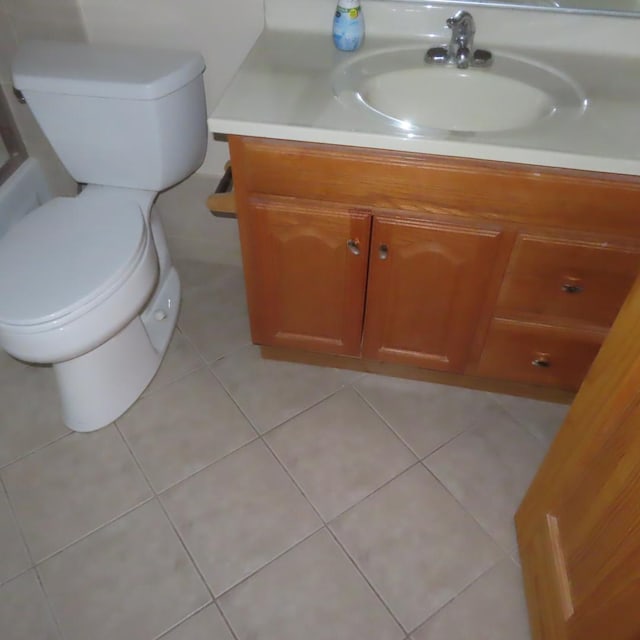 457 N Cambridge Dr Unit 457, Palatine, IL 60067 - bathroom featuring toilet, tile patterned flooring, and vanity