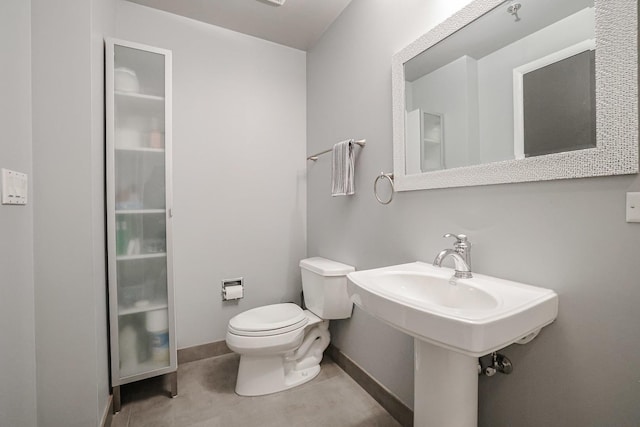77 S Evergreen Ave Unit 1004, Arlington Heights, IL 60005 - bathroom with toilet and baseboards