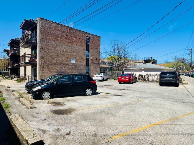 5815 N Spaulding Ave Unit 2B, Chicago, IL 60659 - view of uncovered parking lot