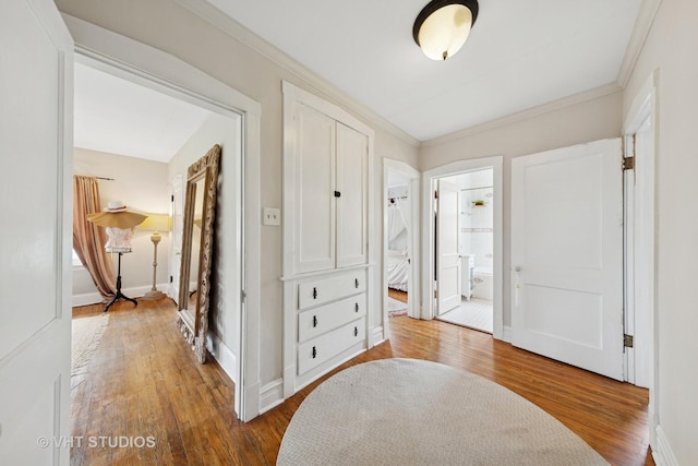 9606 S Vanderpoel Ave, Chicago, IL 60643 - foyer entrance featuring wood finished floors, crown molding, and baseboards