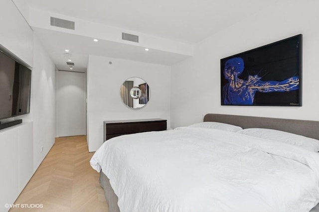 1917 S Calumet Ave, Chicago, IL 60616 - bedroom with recessed lighting