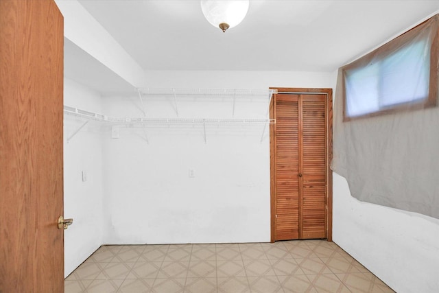 1106 Riverside Ct, Mahomet, IL 61853 - spacious closet featuring light floors