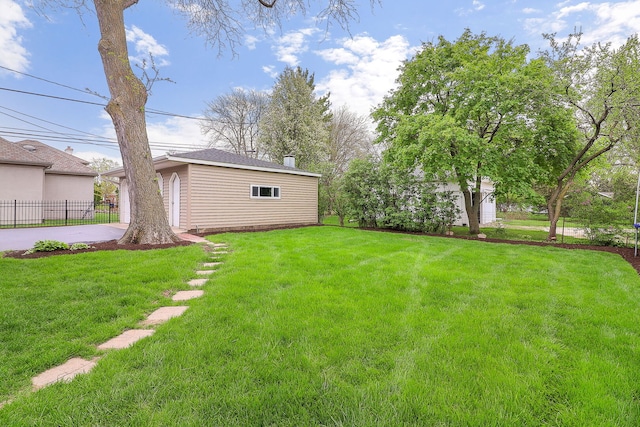845 Smith St, Glen Ellyn, IL 60137 - view of yard with an outdoor structure and driveway
