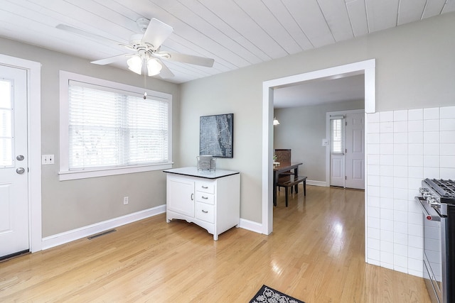 845 Smith St, Glen Ellyn, IL 60137 - entrance foyer featuring light wood-style floors, ceiling fan, and baseboards