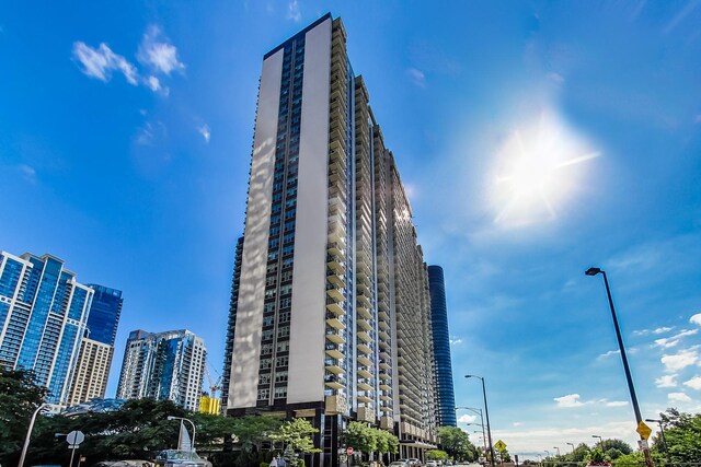 400 E Randolph St Unit 3018, Chicago, IL 60601 - view of building exterior featuring a city view