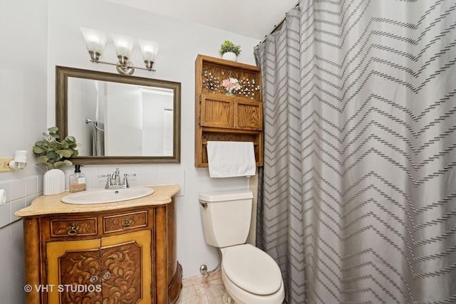 1008 W Weathersfield Way, Schaumburg, IL 60193 - full bath with toilet, vanity, and curtained shower