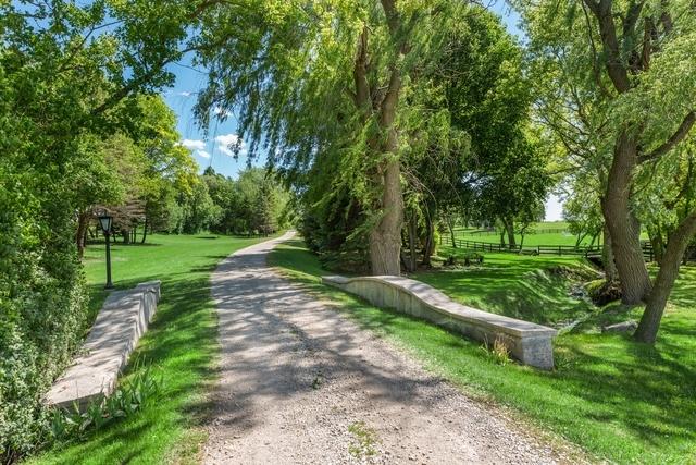 61 E Palatine Rd, South Barrington, IL 60010