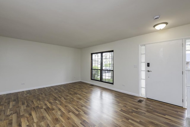 4140 Brentwood Ln, Waukegan, IL 60087 - entryway featuring dark wood finished floors and baseboards