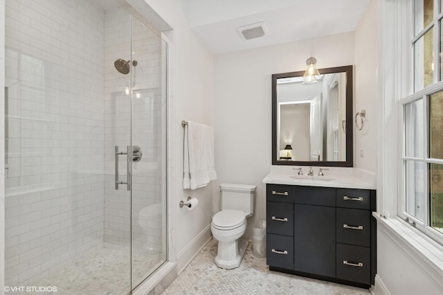 847 N Mckinley Rd, Lake Forest, IL 60045 - full bath with a stall shower, toilet, vanity, and baseboards