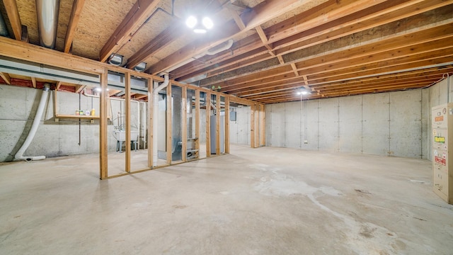 4401 Windsor Ct, Loves Park, IL 61111 - unfinished below grade area featuring water heater