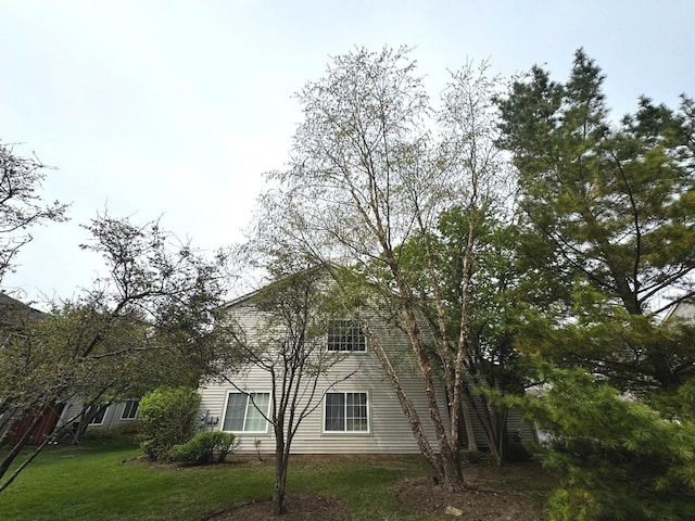 3512 Blue Ridge Ct, Carpentersville, IL 60110 - view of side of property with a lawn