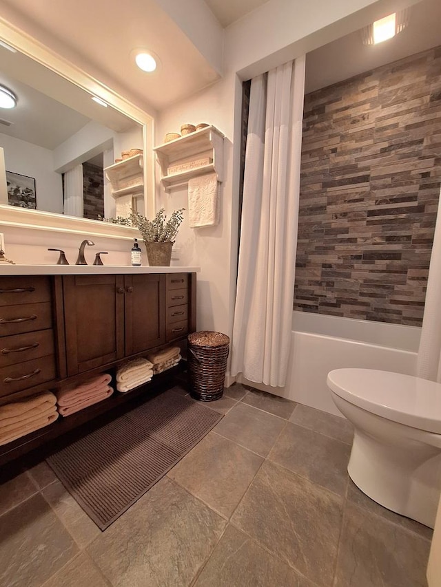 7323 Heritage Ct Unit 1D, Frankfort, IL 60423 - full bath with vanity, toilet, and shower / bathtub combination with curtain