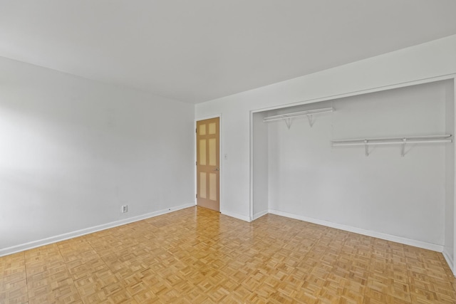 160 Camelot Way, Bolingbrook, IL 60440 - unfurnished bedroom featuring a closet and baseboards