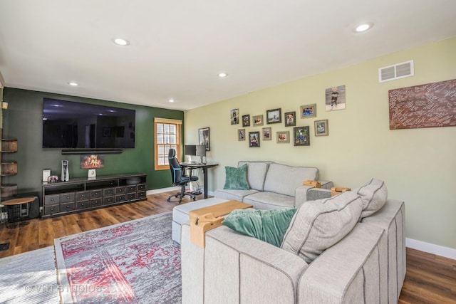 1203 Saddle Ridge Trl, Cary, IL 60013 - living area with wood finished floors, baseboards, and recessed lighting