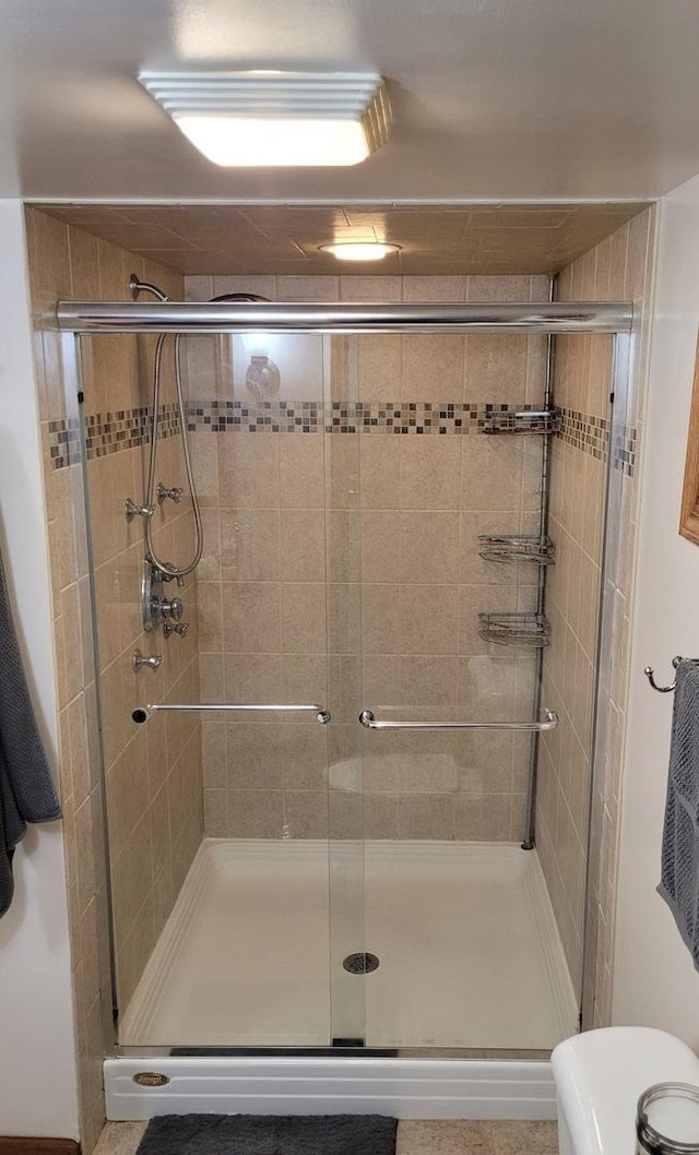 11321 S Drake Ave, Chicago, IL 60655 - full bath featuring a stall shower and toilet