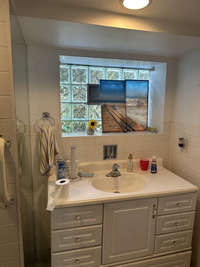 8042 S Bennett Ave, Chicago, IL 60617 - bathroom with vanity