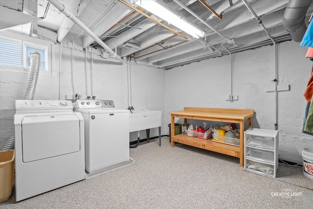 811 W Galena Blvd, Aurora, IL 60506 - laundry area with independent washer and dryer