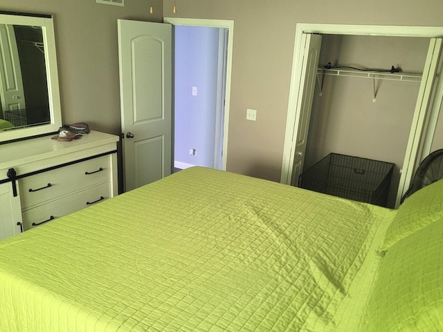15535 Homan Ave, Markham, IL 60428 - bedroom featuring a closet