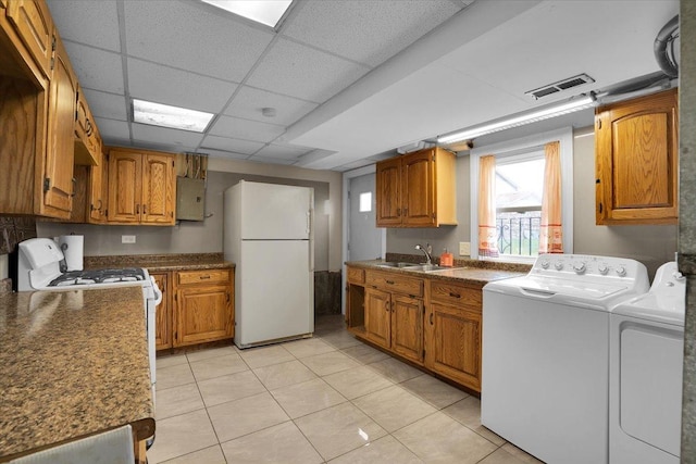 8440 163rd St, Tinley Park, IL 60487 - interior space featuring laundry area, independent washer and dryer, visible vents, a sink, and light tile patterned floors