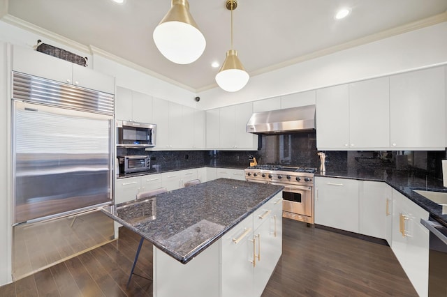 450 W Superior St, Chicago, IL 60610 - photo 12