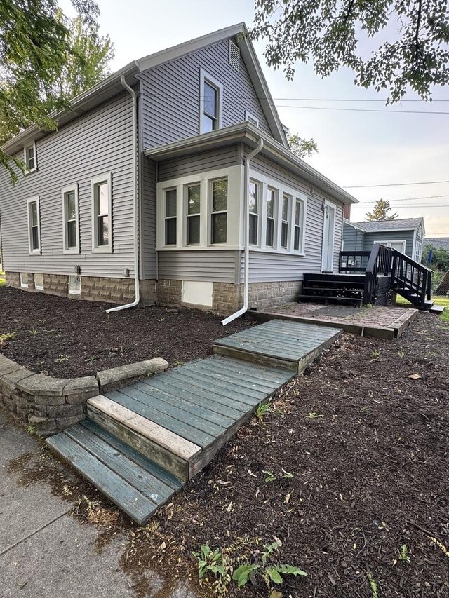 160 S Fordham Ave, Aurora, IL 60506 - view of side of home featuring a deck
