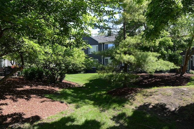 2205 Gladstone Ct, Glendale Heights, IL 60139 - view of green lawn